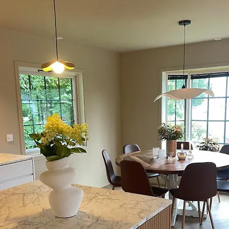 Cozy House With Lovely Patio Βίλα