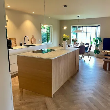 Βίλα Cozy House With Lovely Patio Σαντεφιόρδ
